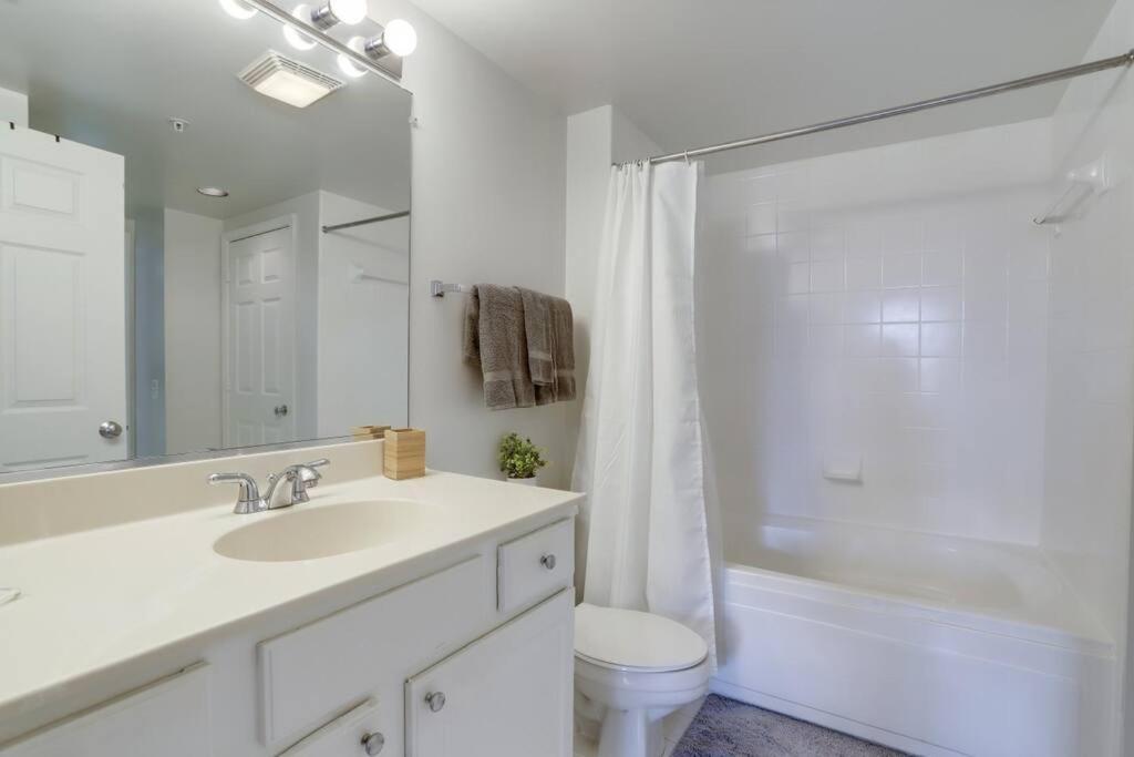 Fantastic 1 Bedroom Condo At Ballston With Gym Arlington Exterior photo